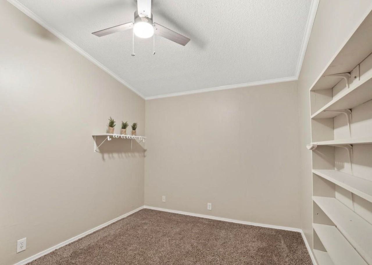 4747 Port Arthur Ave - Photo 5 of 23