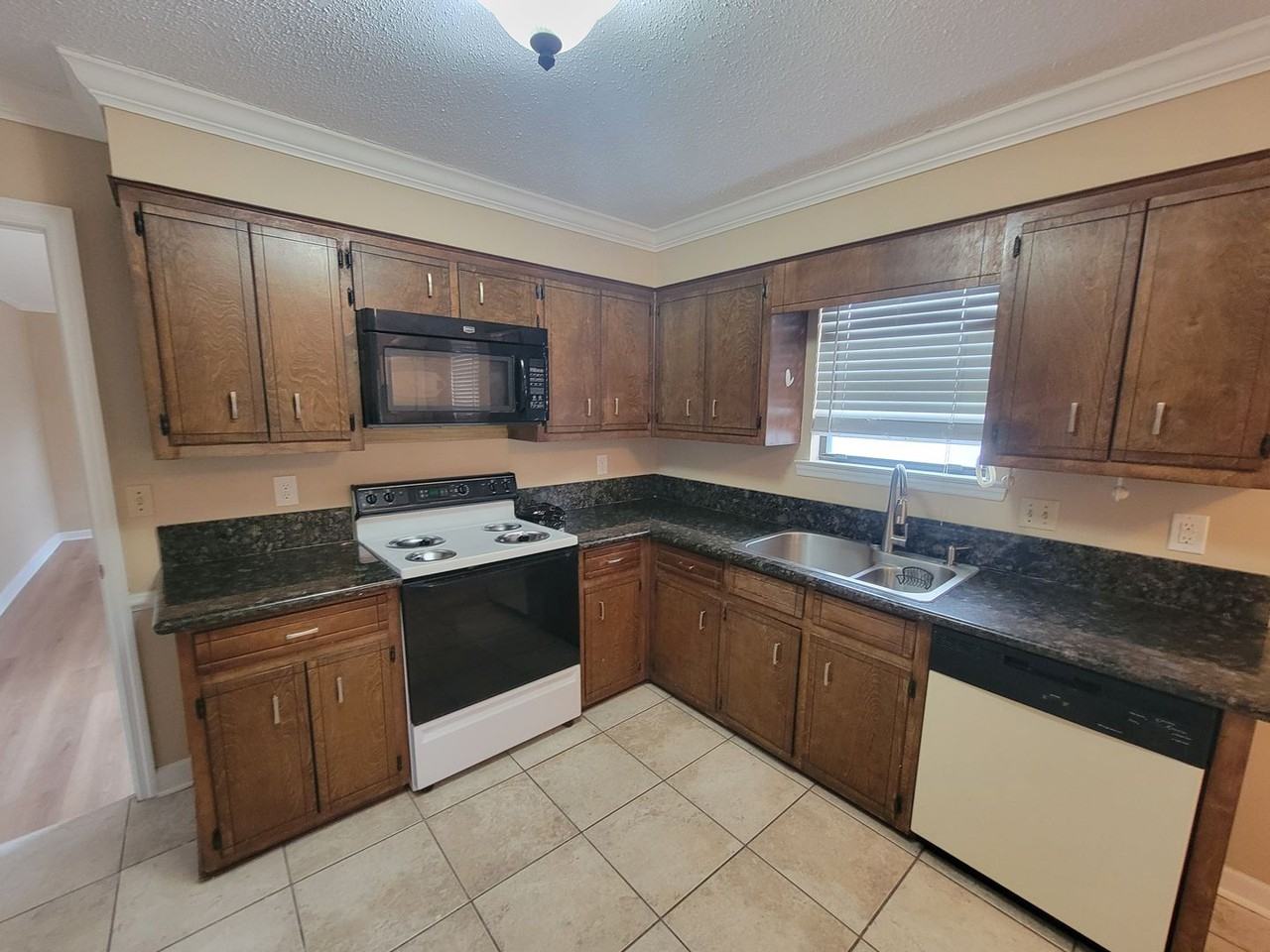 117 Glenora Ct - Photo 6 of 27