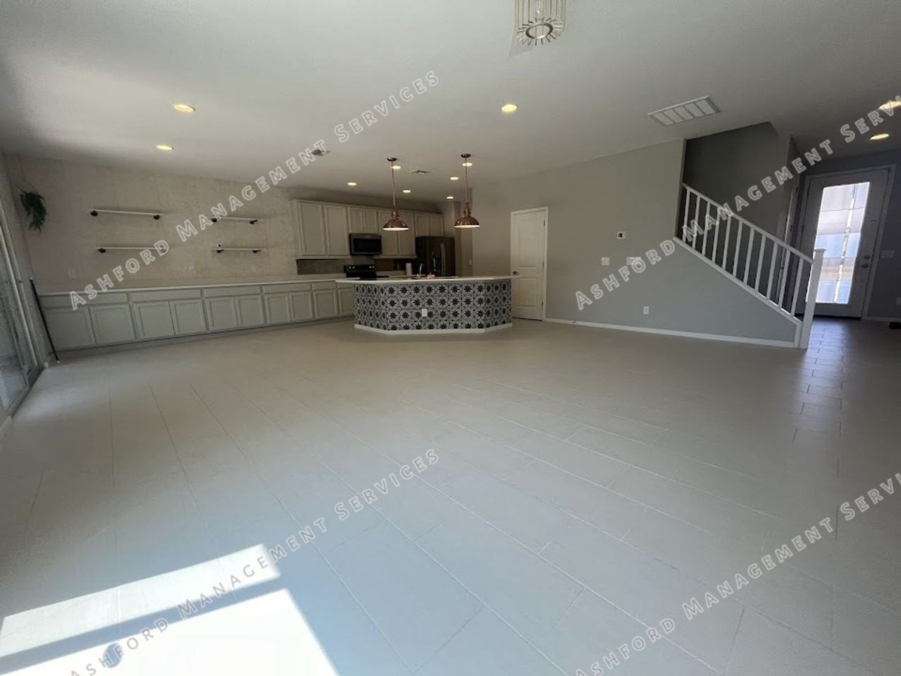 2845 E Sands Dr - Photo 5 of 31