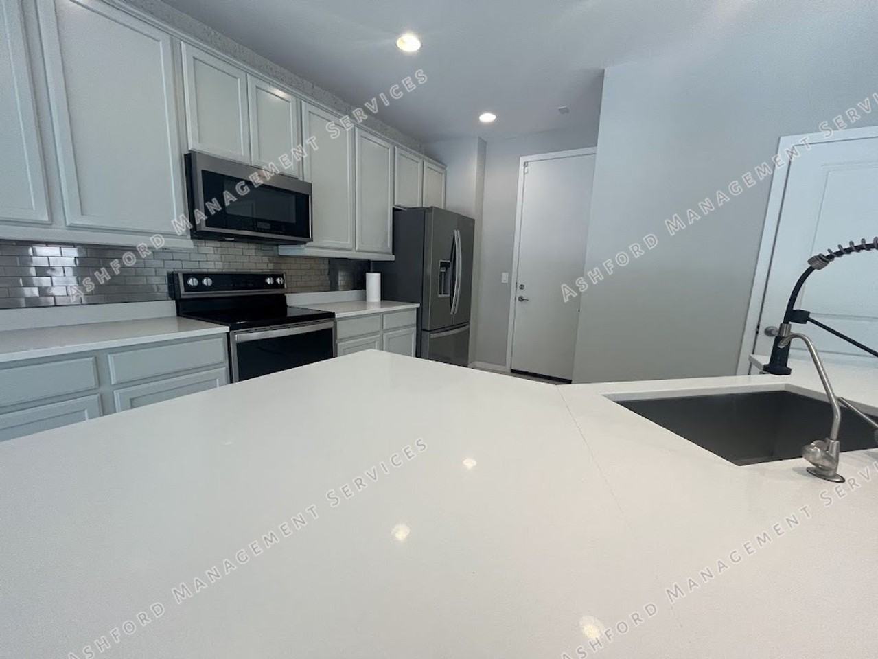 2845 E Sands Dr - Photo 7 of 31