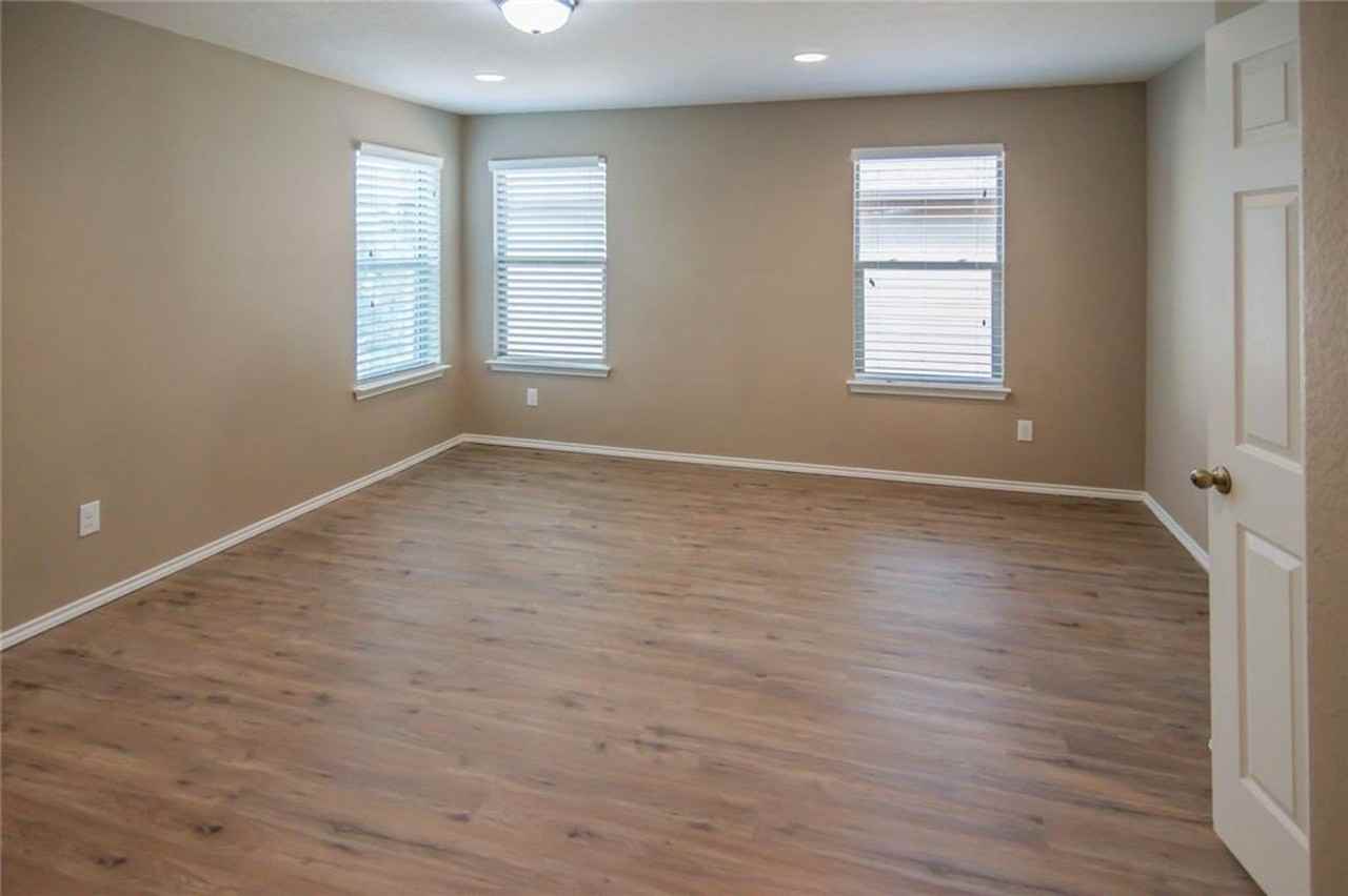 1044 Clove Hitch Drive - Photo 4 of 19