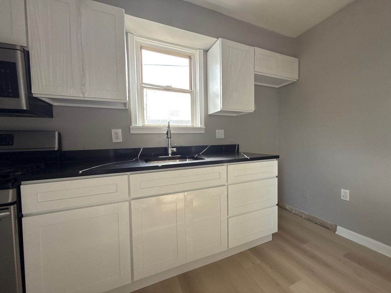 1725 Malvern St - Photo 7 of 17