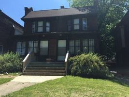 featured image of 3240 3240 - 3242 Sycamore Rd