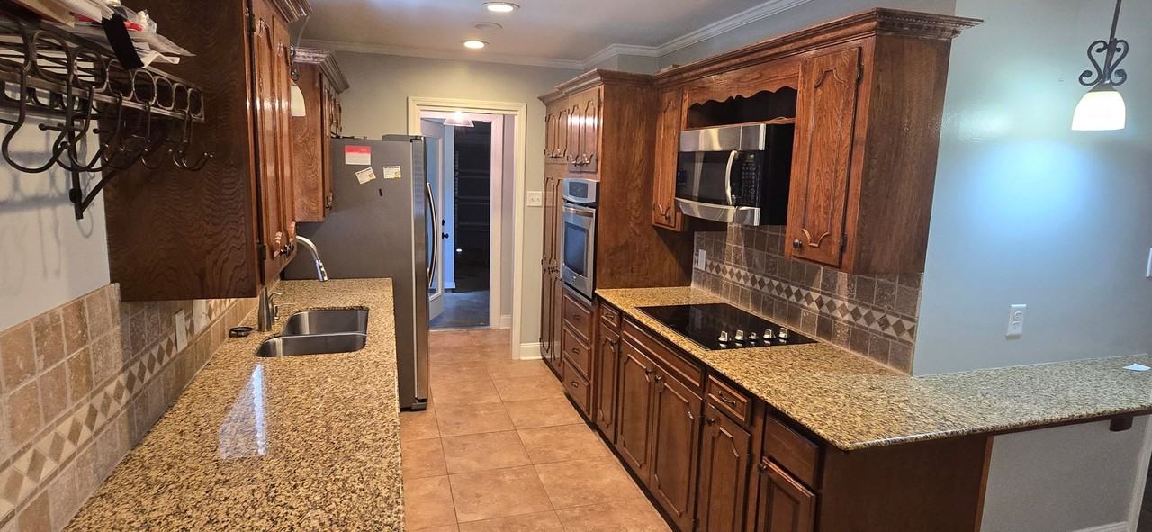 500 Northpark Dr - Photo 3 of 10