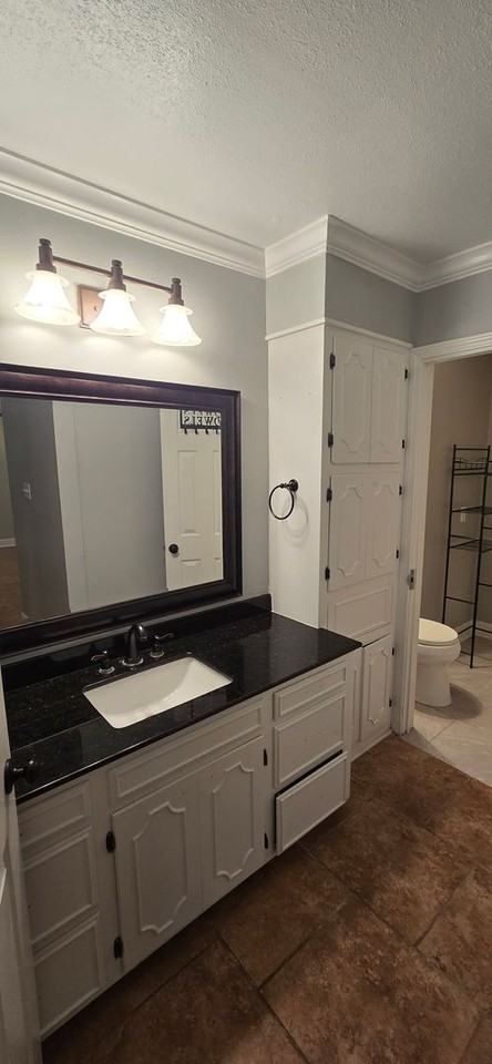 500 Northpark Dr - Photo 6 of 10