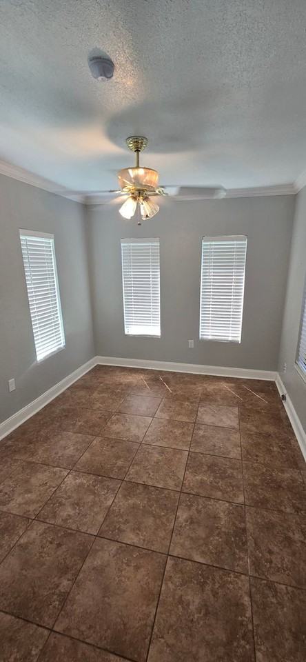500 Northpark Dr - Photo 7 of 10