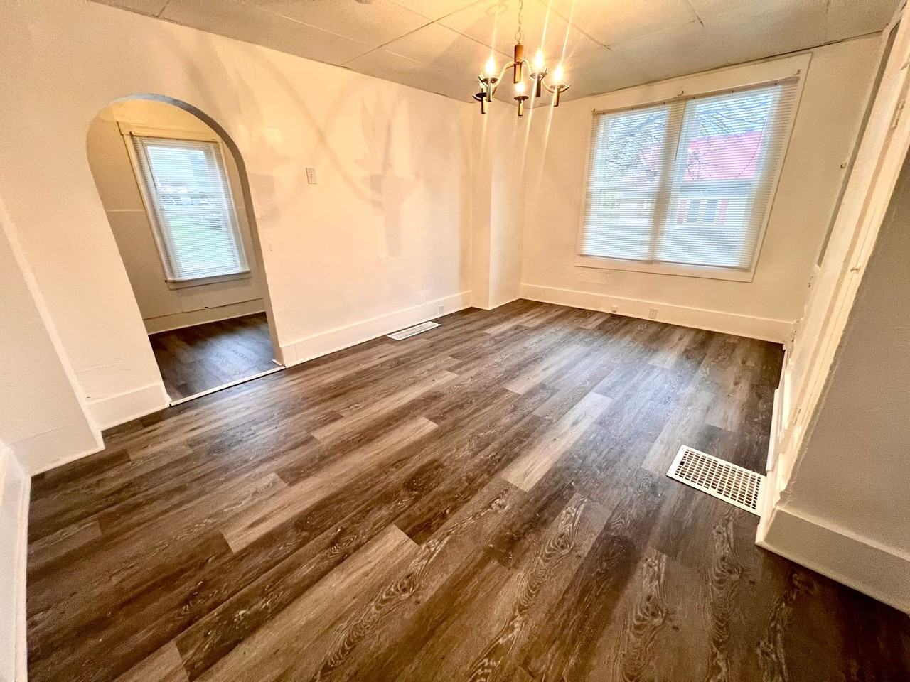 40-42 Seminole Avenue - Photo 5 of 26