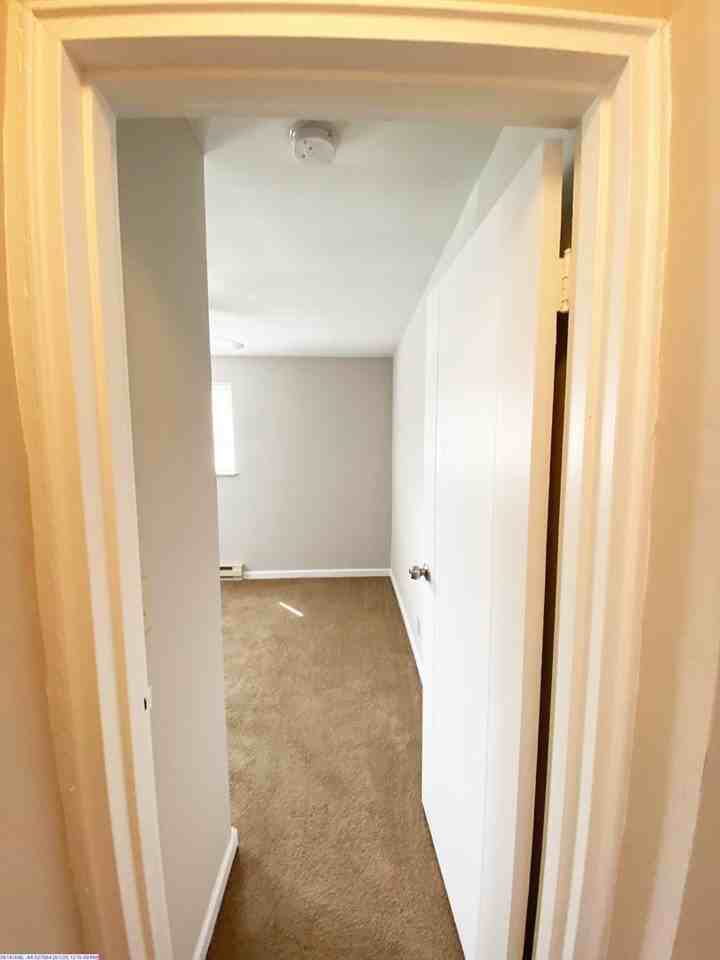 Lowell 566 - Photo 7 of 27