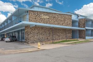 featured image of 420 W 11th St