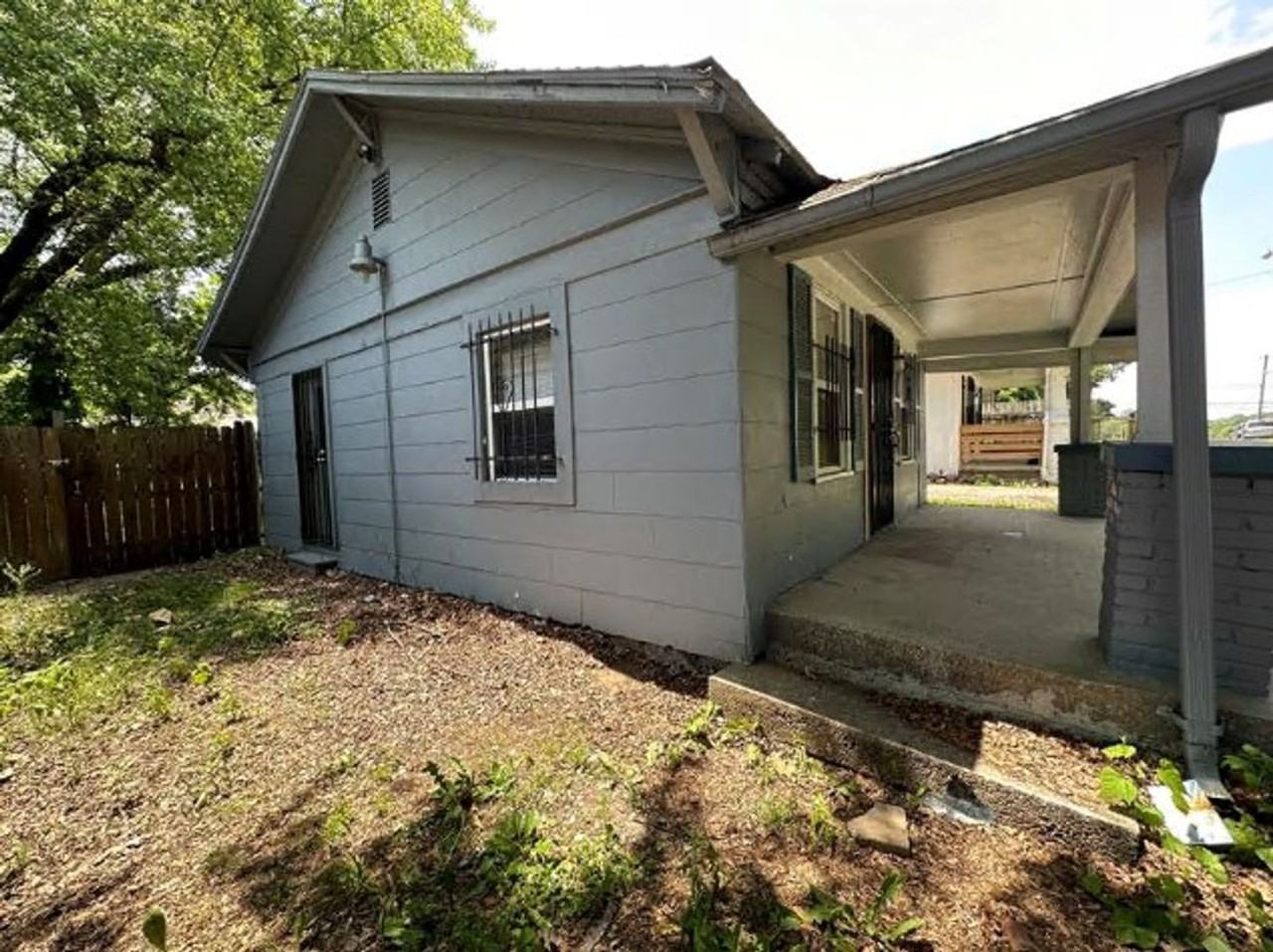 2905 East 61st Street - Photo 3 of 11