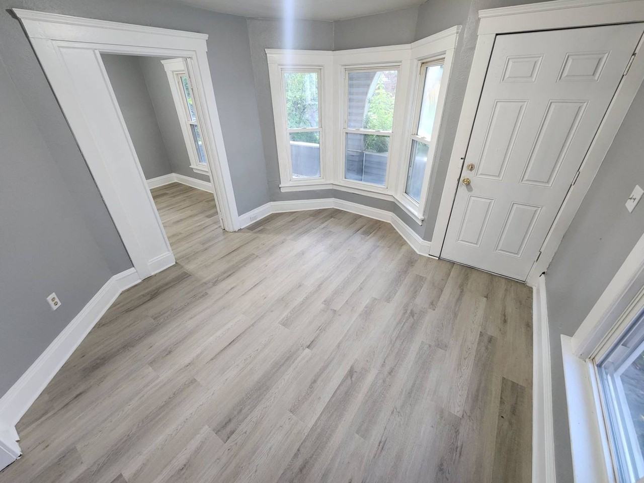 3011 E 125th St - Photo 5 of 28