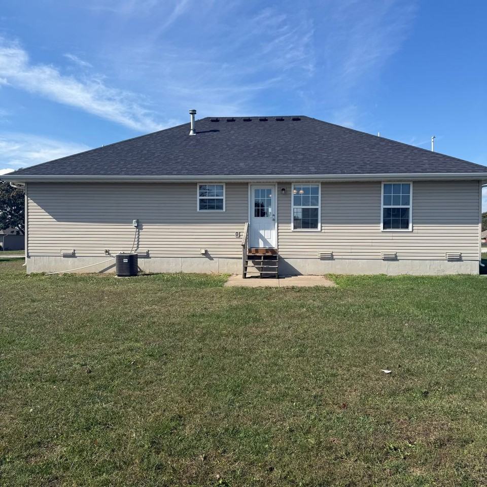 208 N Christopher Ln - Photo 2 of 29