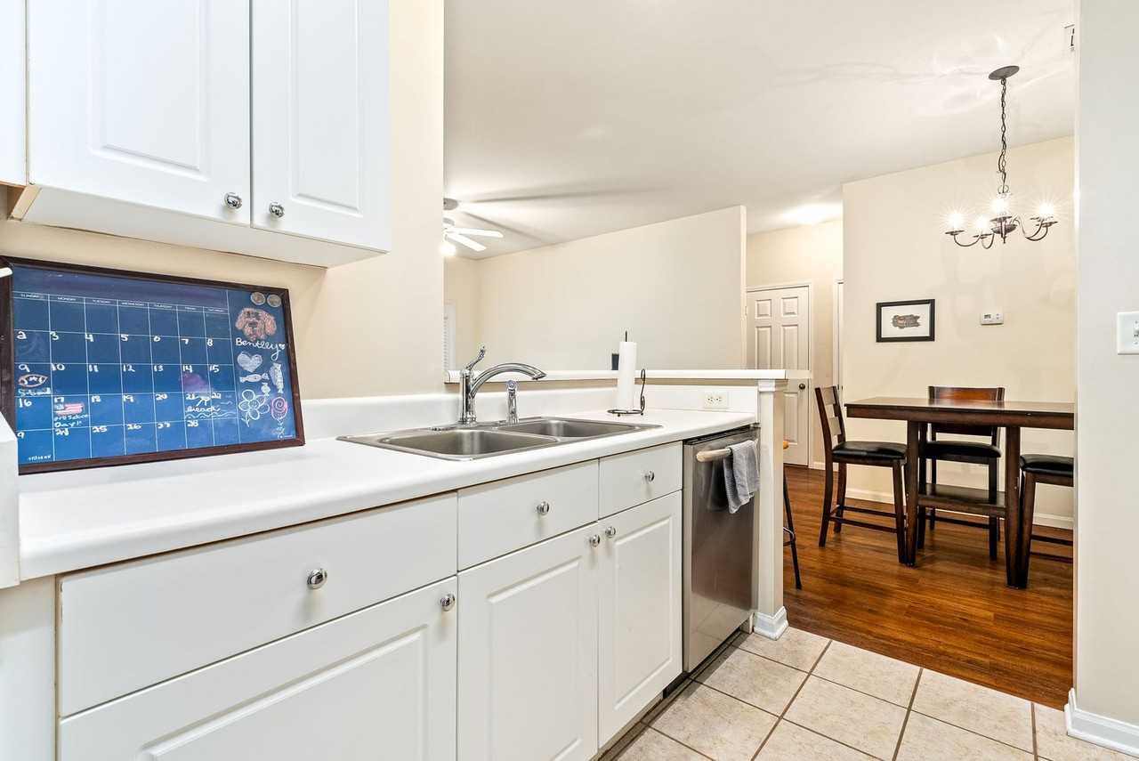 3297 S College St #E101 - Photo 6 of 16