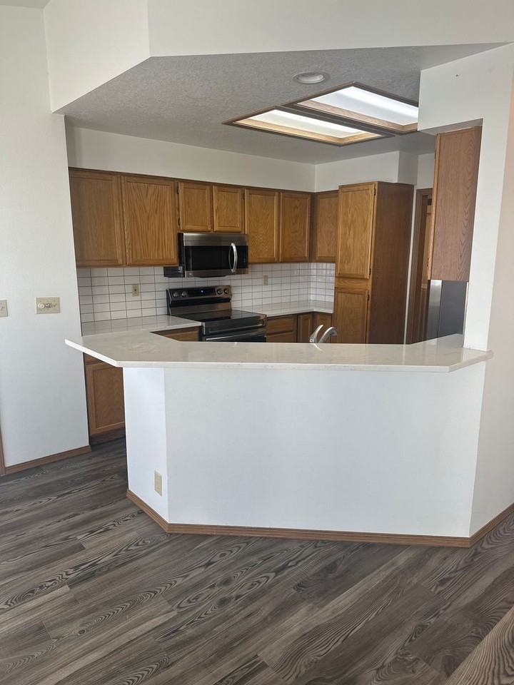 596 South Gamay Lane - Photo 6 of 50