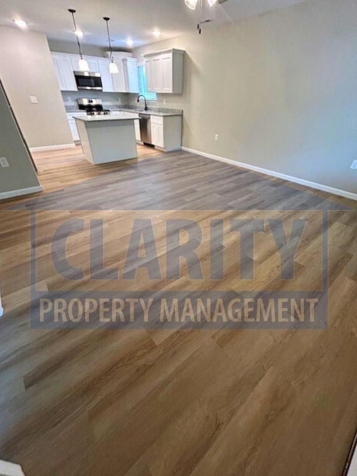 2016 Blythe Ave Se ## 2 - Photo 5 of 22