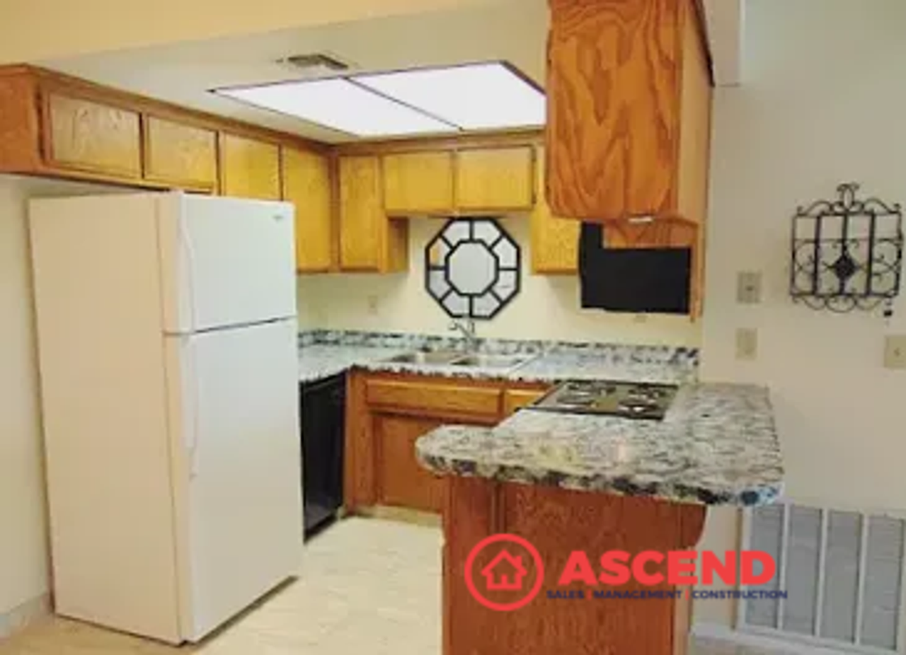 5301 Dunsmuir Road #2 - Photo 4 of 11