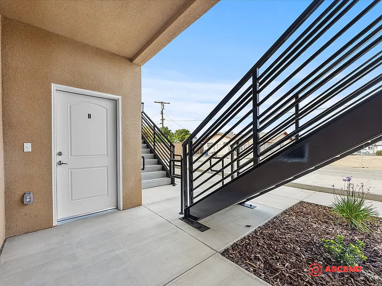 420 20th Ave - Photo 5 of 36