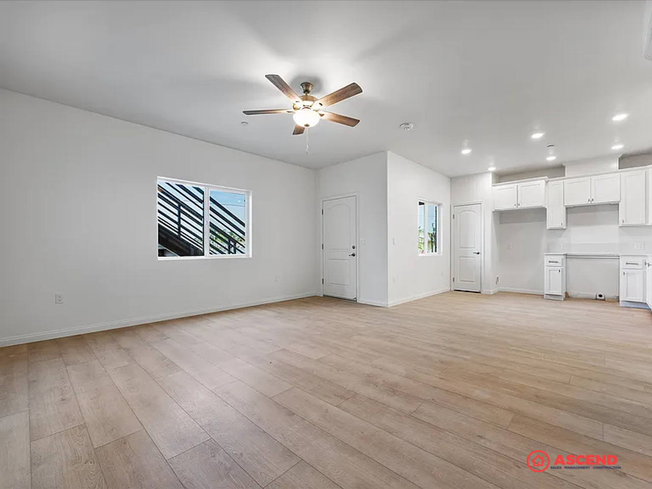 420 20th Ave - Photo 7 of 36