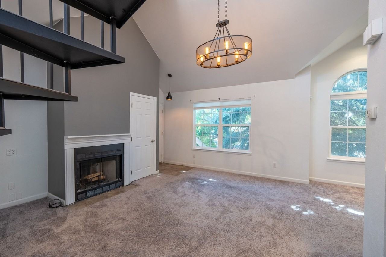 4943 S Carson St - Photo 7 of 23