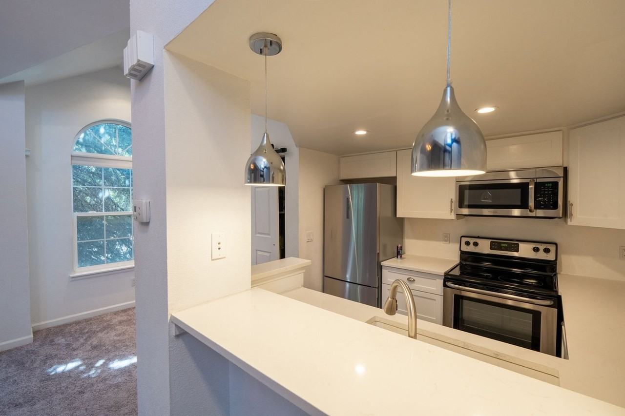 4943 S Carson St - Photo 3 of 23