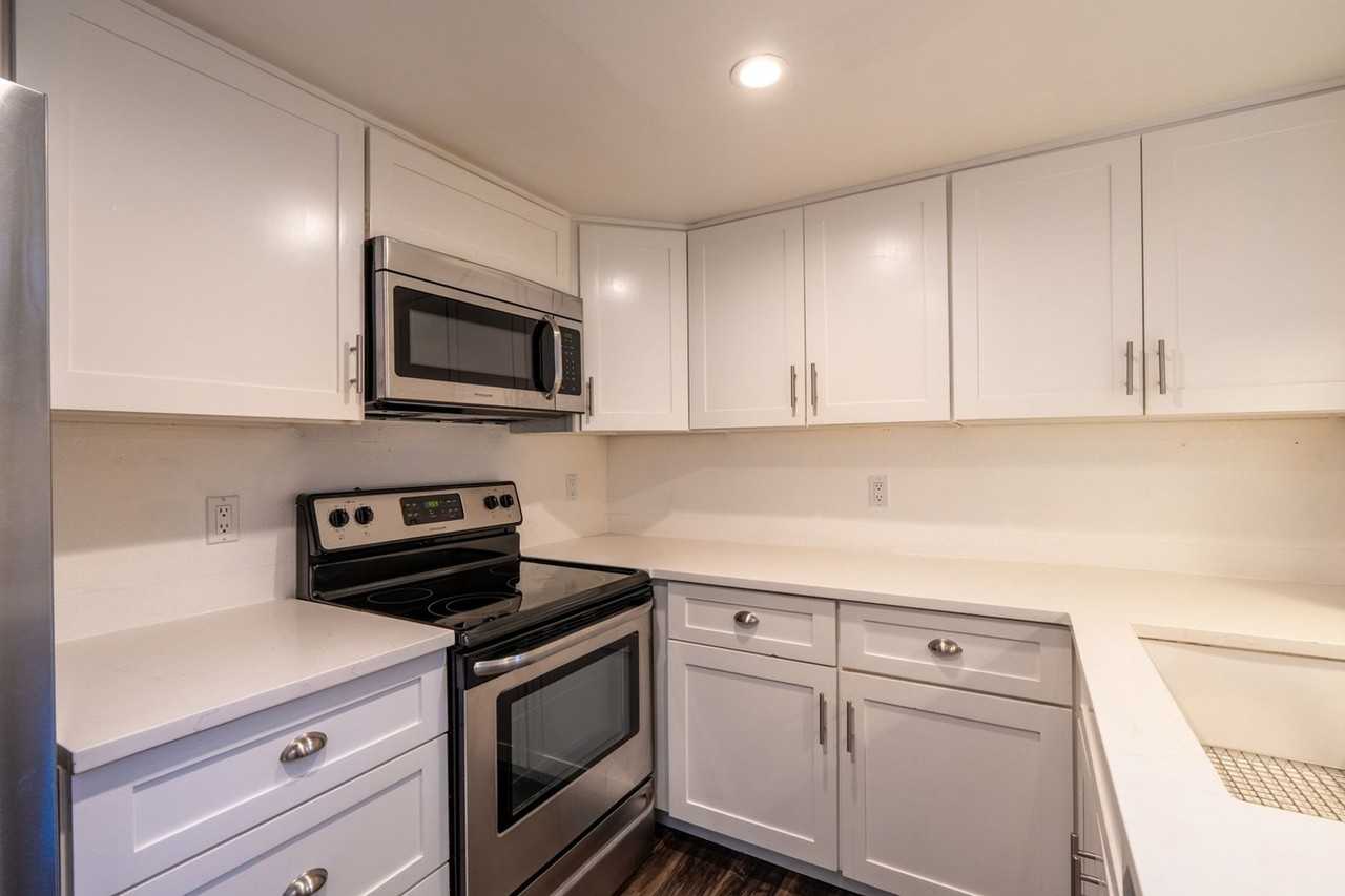 4943 S Carson St - Photo 2 of 23