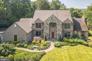 featured image of 1720 Honeysuckle Ln