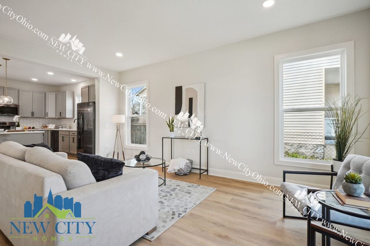 77 N Guilford Ave - Photo 6 of 43