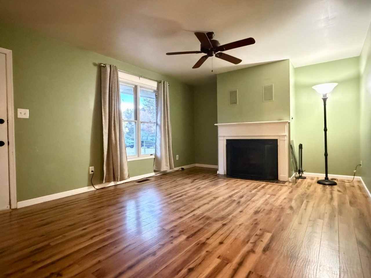 105 Astrid Ln - Photo 2 of 14
