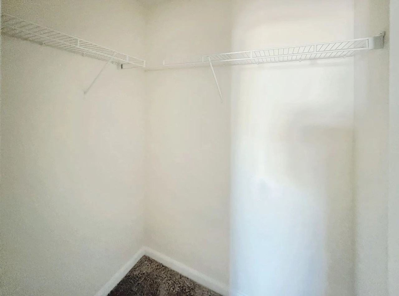 913 Serena Dr - Photo 4 of 44