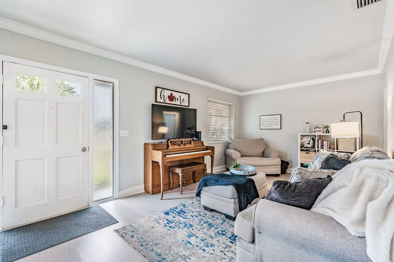 6985 Merrick Ln - Photo 3 of 15