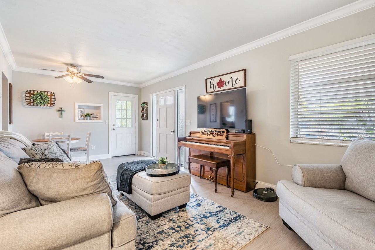 6985 Merrick Ln - Photo 6 of 15