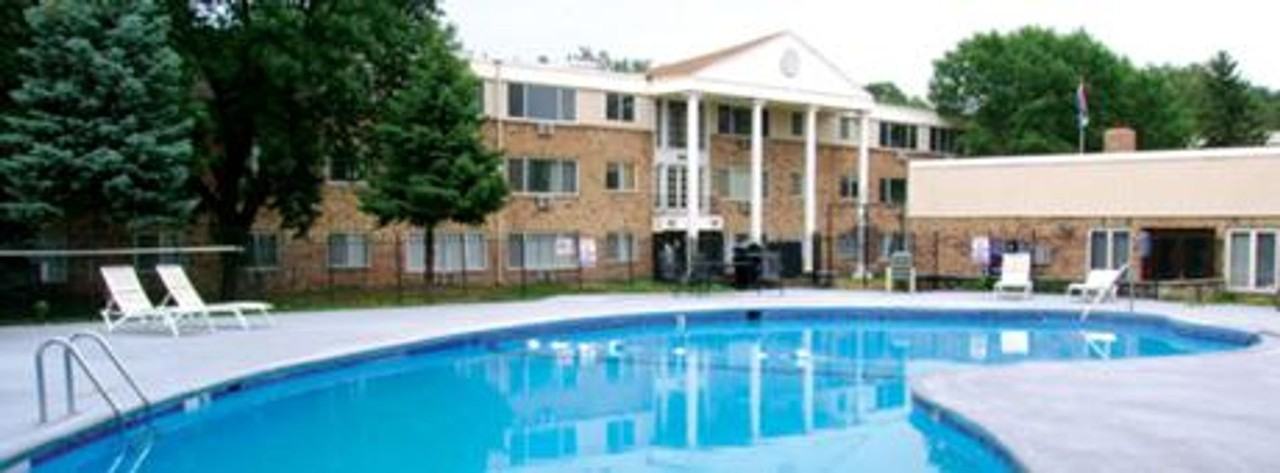 8848 Goodrich Road - Photo 7 of 36