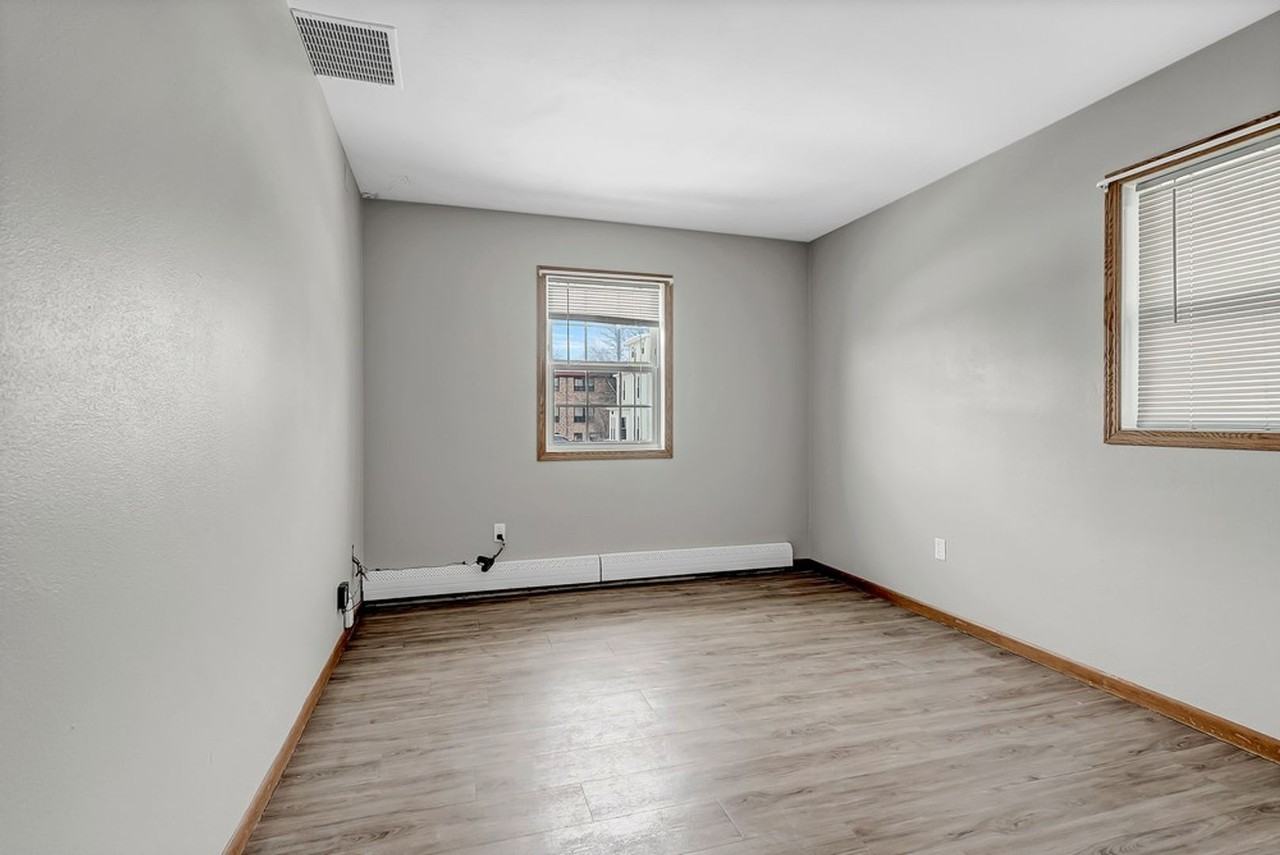 2500 Olive St - Cedar Falls - Photo 3 of 17