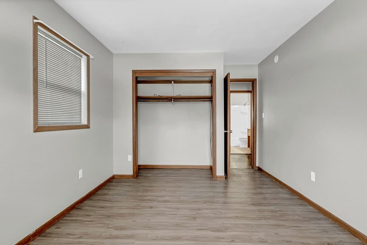 2500 Olive St - Cedar Falls - Photo 4 of 17