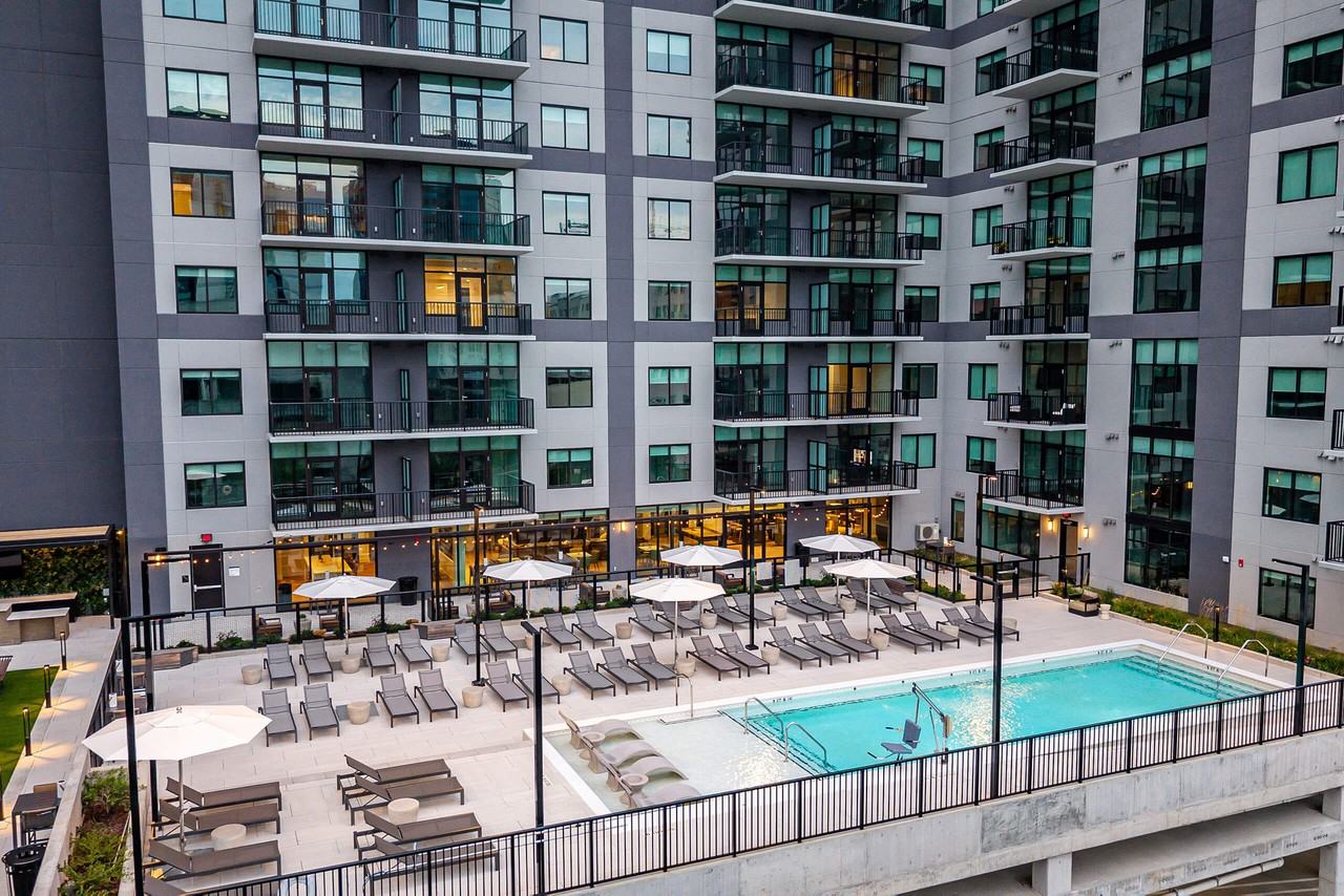 Grace - Photo 2 of 50