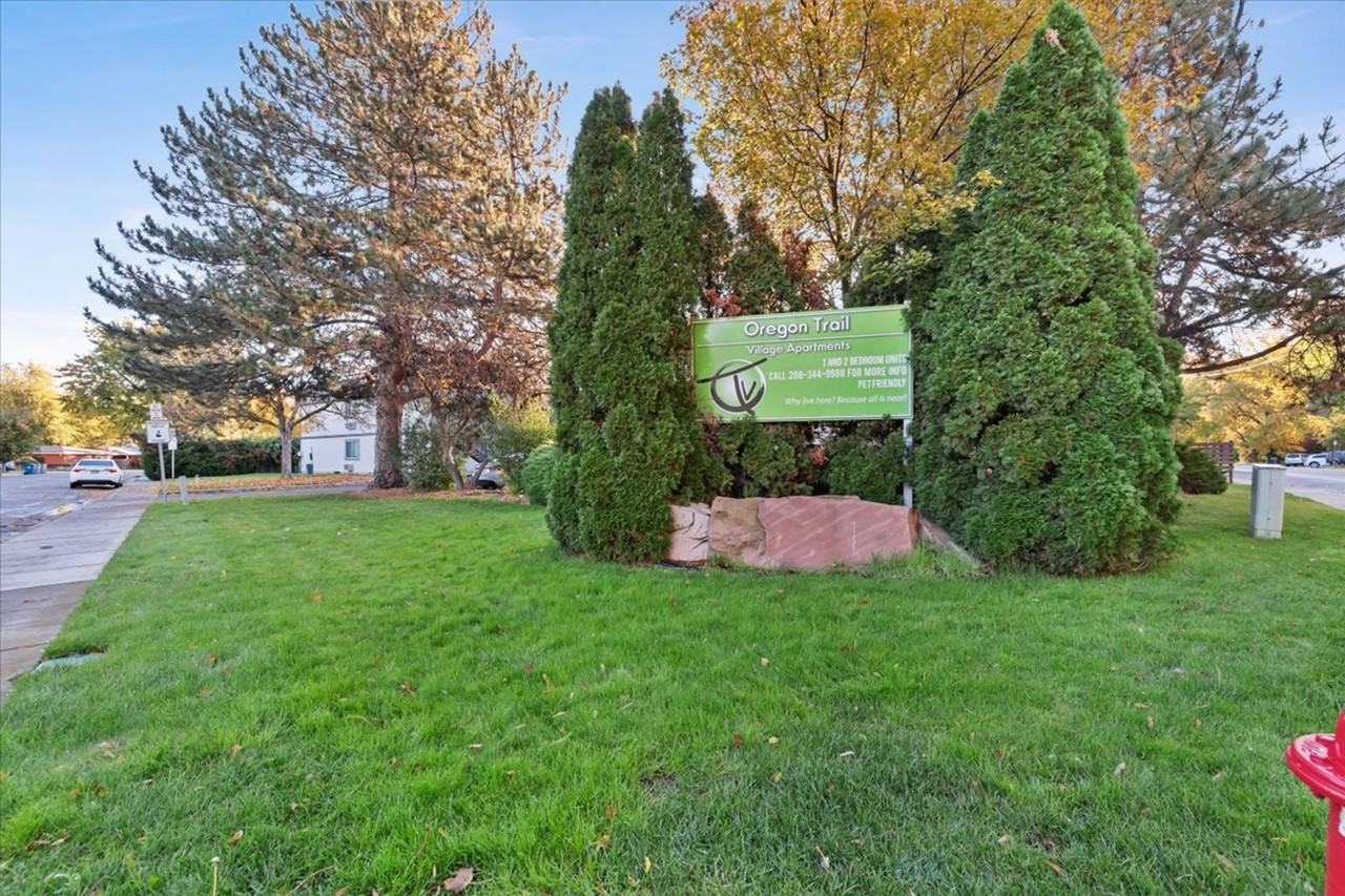 Oregon Trail Village - Photo 5 of 20