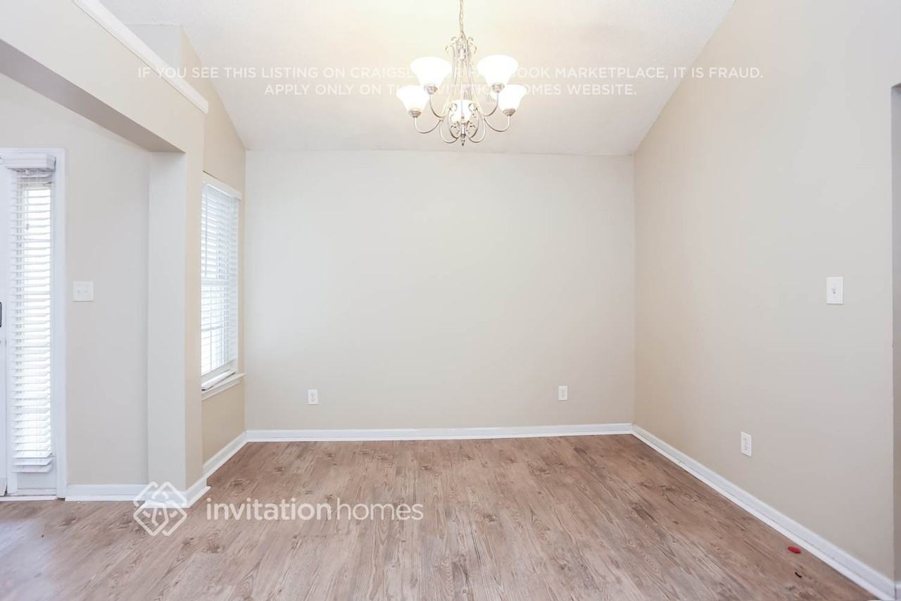 4890 Larkspur Ln - Photo 6 of 17