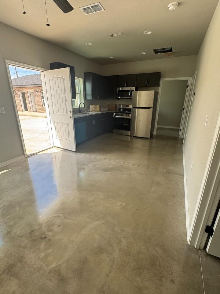 700 West St - Photo 4 of 5