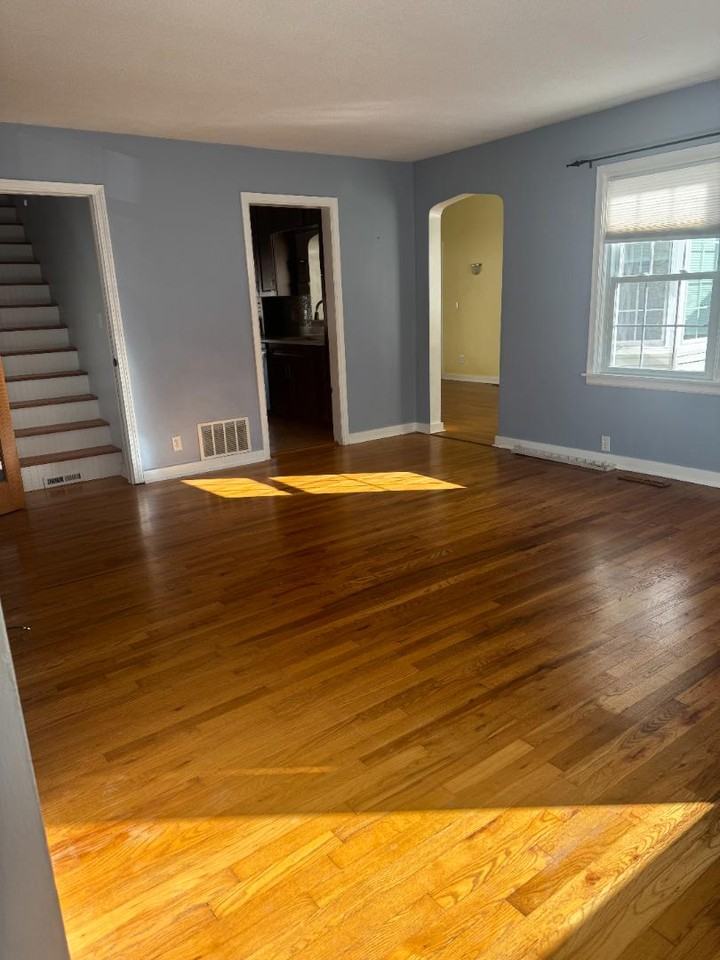 2311 Bryan St - Photo 4 of 11