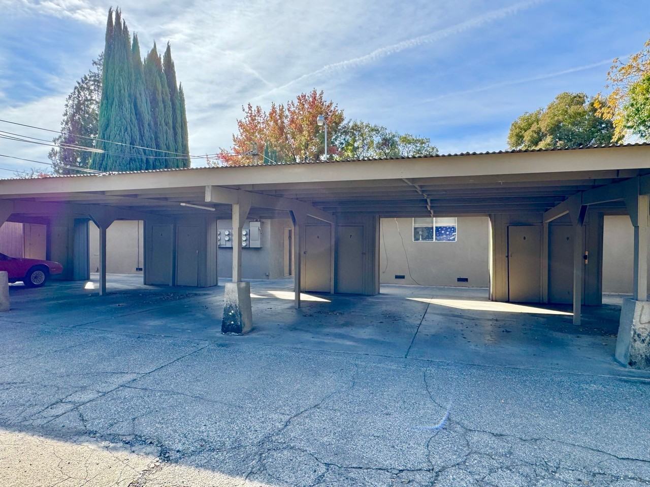 1544 Laburnum - Photo 4 of 6