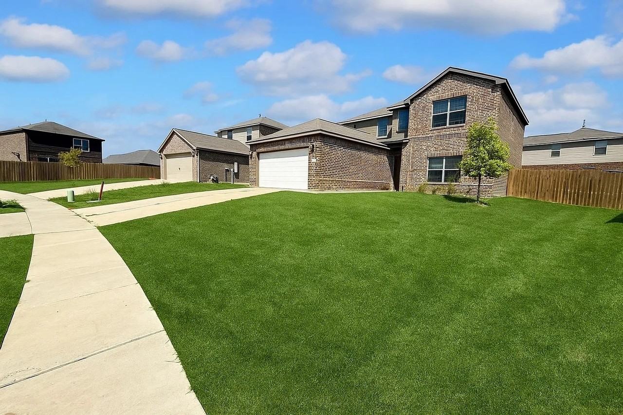 913 Serena Dr - Photo 3 of 50