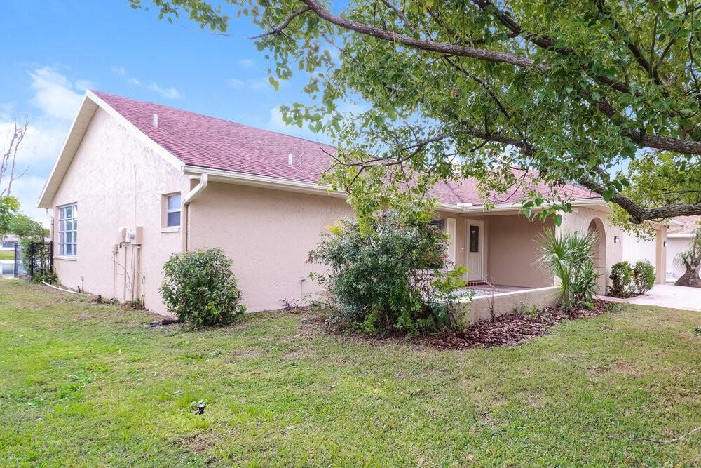 7618 Summertree Lane - Photo 3 of 16