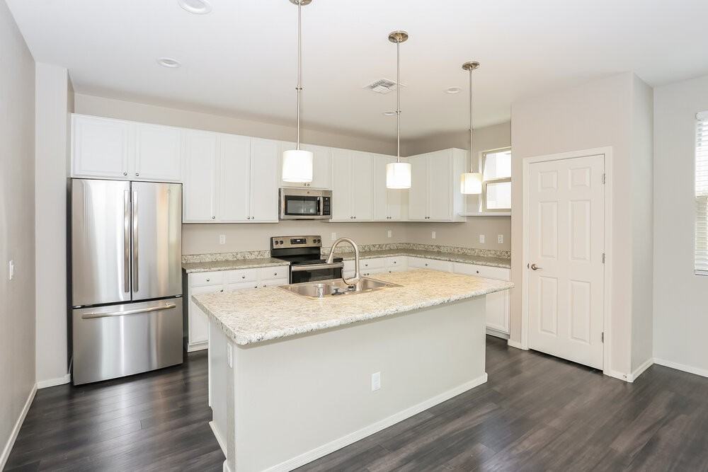 16417 West Latham Street - Photo 7 of 17