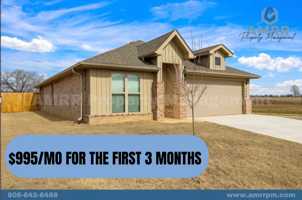 featured image of 1008 Sw Shirley Ave