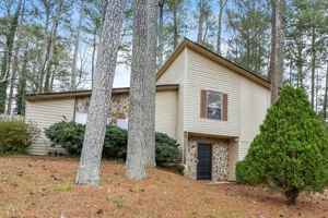 featured image of 2232 Doral Ct Sw