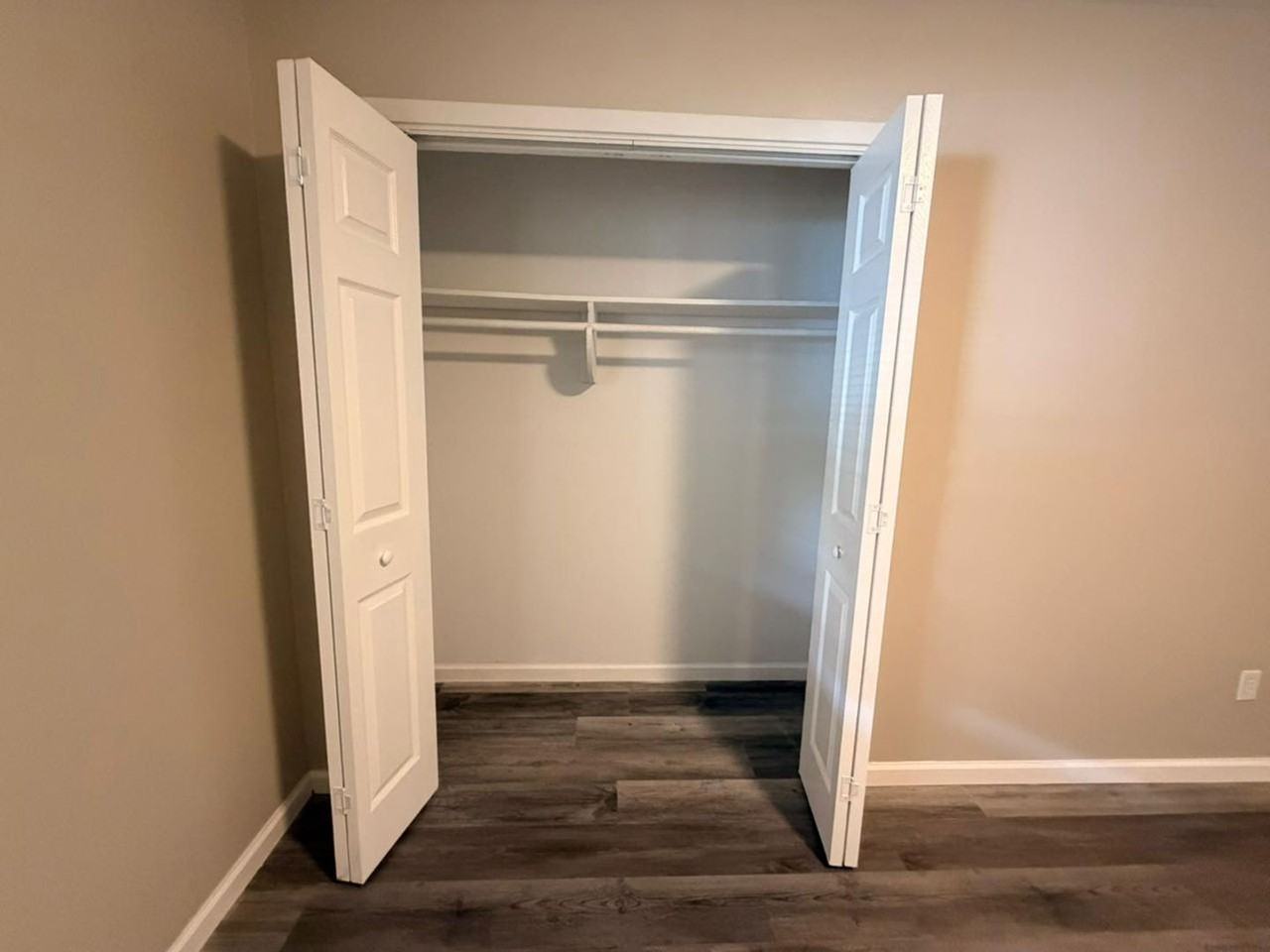 Spring Valley Apartments - Photo 7 of 36