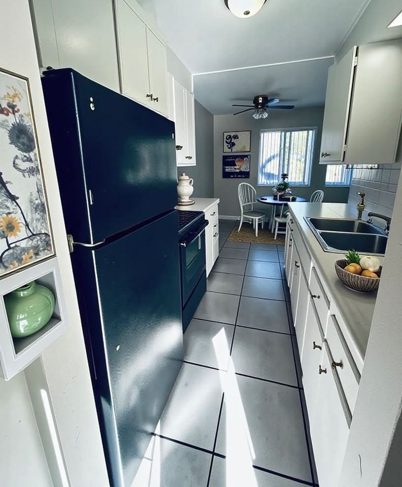 Windsor Court Apartments - Photo 3 of 11