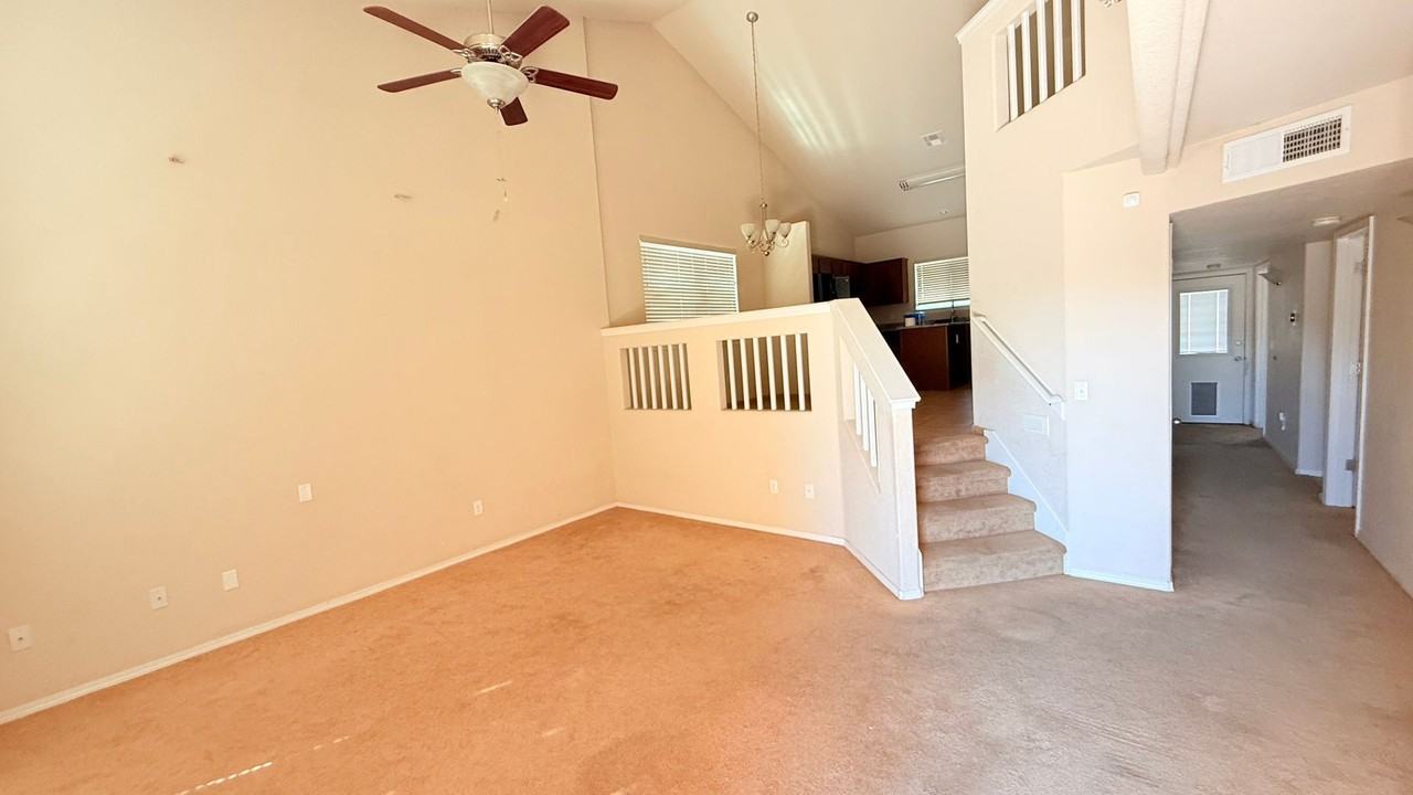 3575 Sierra Del Sol Avenue - Photo 5 of 17