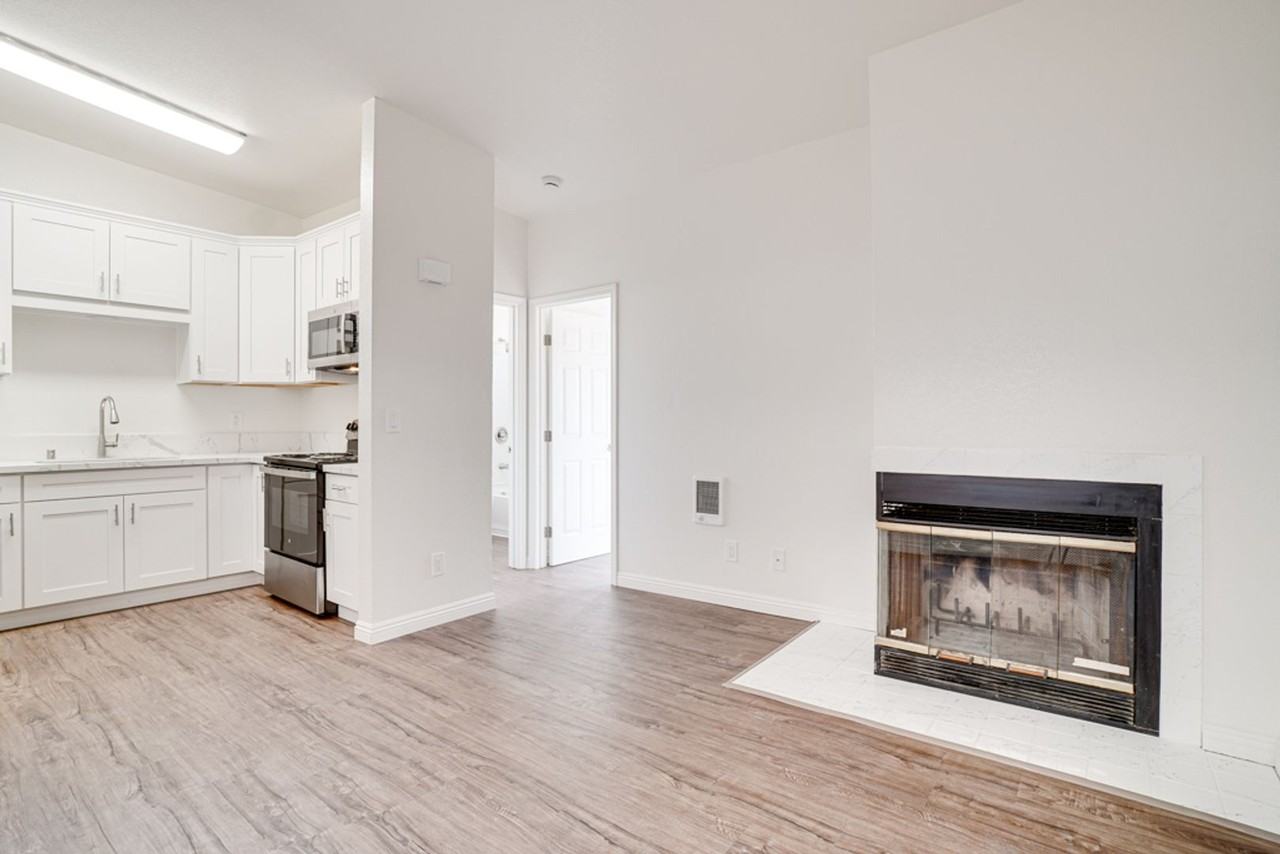 Talmadge at 47th Street – Stylish Remodeled Apartments with Patios & In - Photo 2 of 12