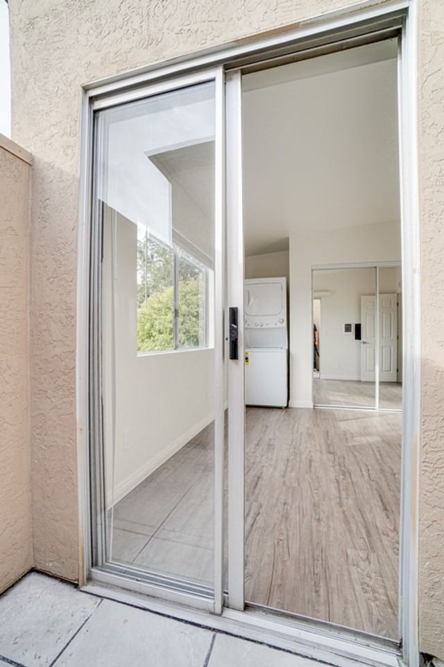 Talmadge at 47th Street – Stylish Remodeled Apartments with Patios & In - Photo 7 of 12